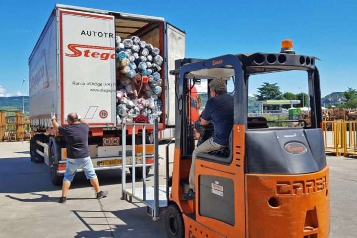 shipping fabrics globally - Vigour Impex